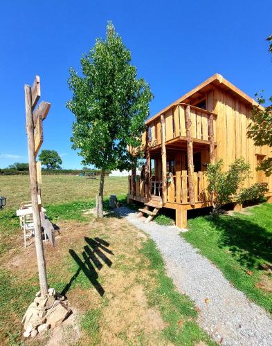 Cabane insolite/Chalet Gites Luzy Morvan Bourgogne Luzy france