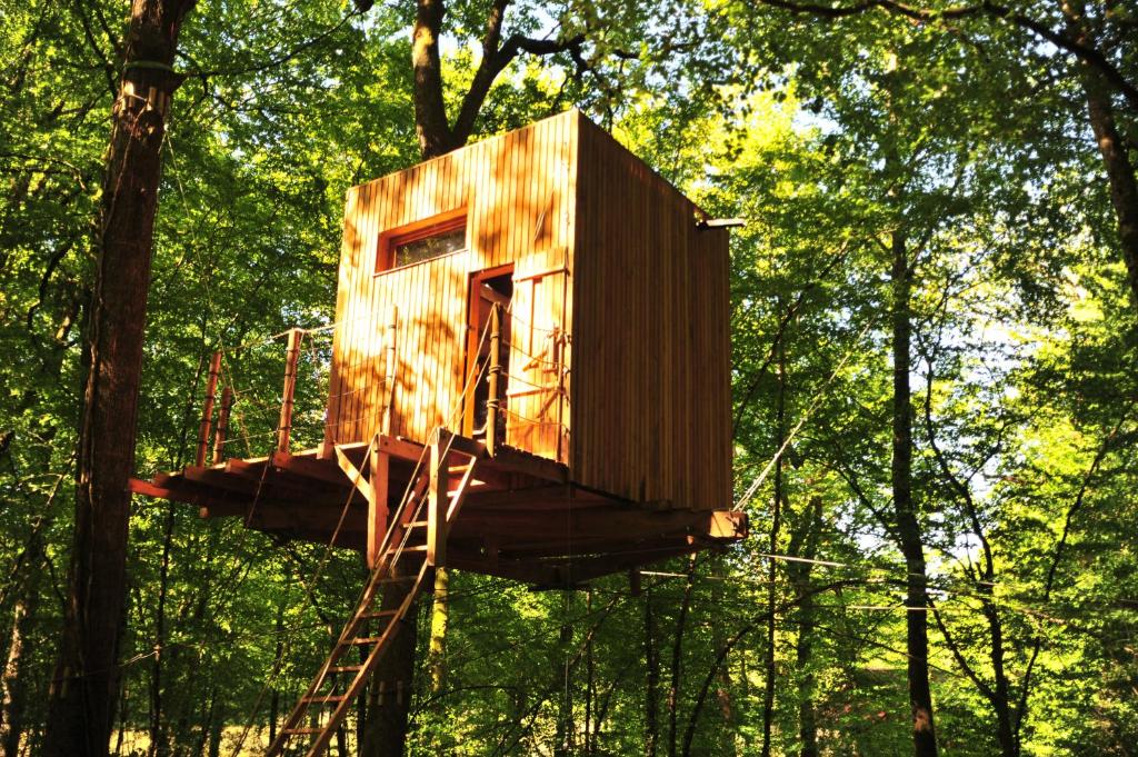 Chalets Cabanes Espace Fouletot Lieu dit l'Etang de la Fontaine Rouge, 39380 Mont-sous-Vaudrey