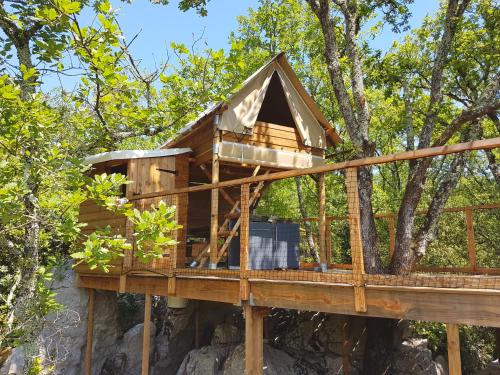 Maisons de vacances Cabanes Lodges Le Servière 373 chemin de Servières Balazuc