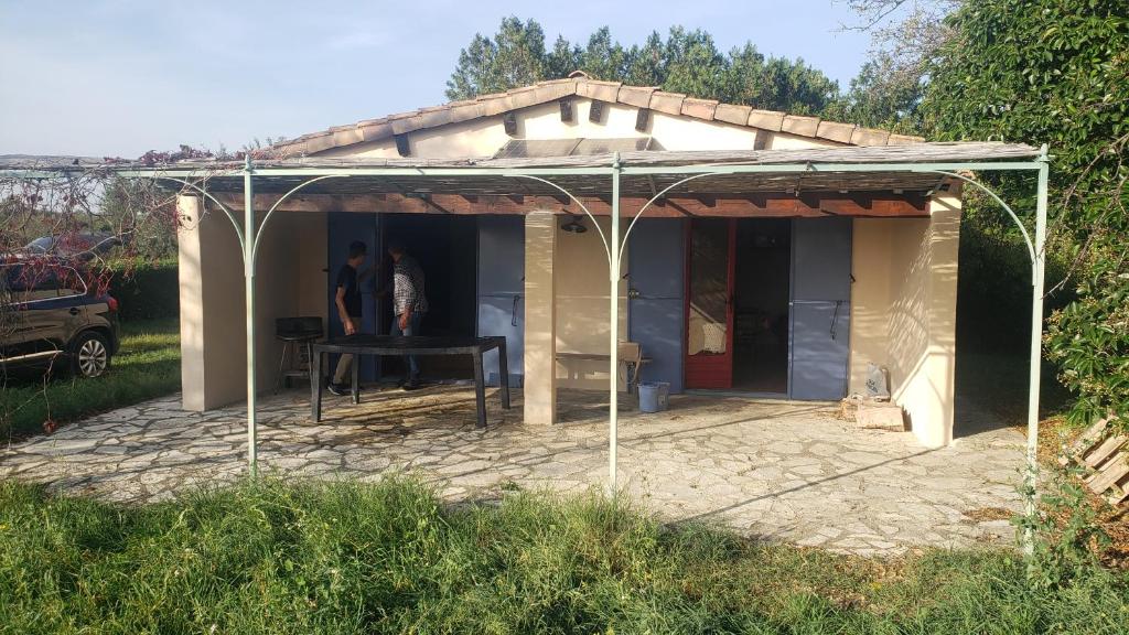 Maison de vacances Cabanon provençal au milieu des oliviers-T2 à Fontvieille Chemin des Raymonds, 13990 Fontvieille