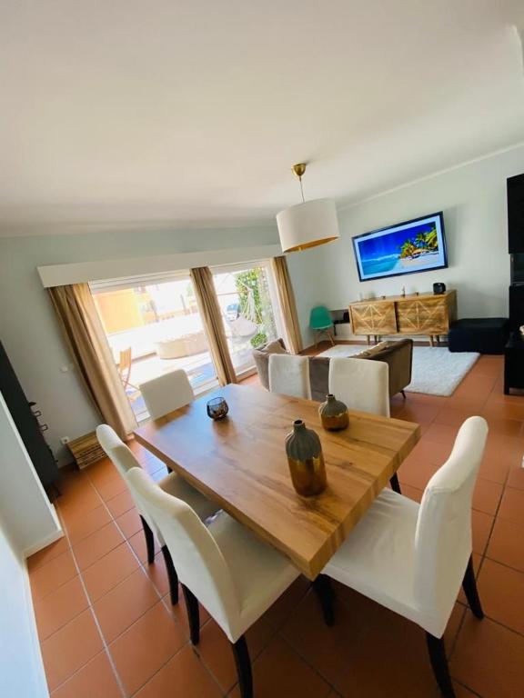 Séjour chez l'habitant Cabedelo BEACH LOFT, quartos em apartamento compartilhado a 5 minutos da praia 1771 Avenida do Cabedelo Apartamento n.º 39, 4935-158 Darque