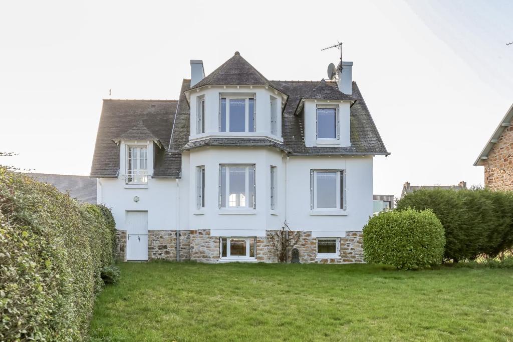 Maison de vacances CABESTAN - Maison de famille au coeur du bourg - Vue Mer 13 Rue Duquesne, 29660 Carantec