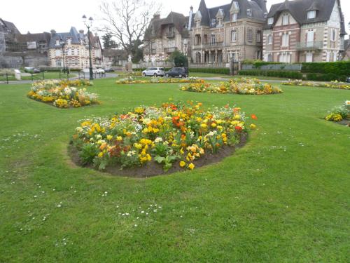 Cabourg Face A La Mer Cabourg france