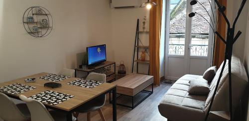 Cadurci 2 - Superbe appartement, climatisé avec balcon- Wifi Vayrac france