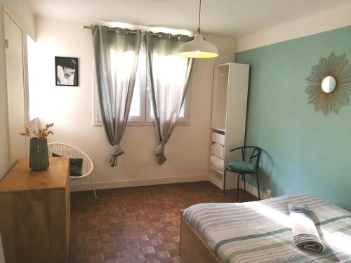 Appartement Caen entre château et eau 2ème Etage - Porte GAUCHE 117 Rue Saint-Jean Caen