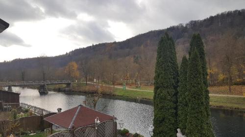 Cafe Altmühl, Ferienwohnungen Gästehaus Krimhilde direkt am Wasser Essing allemagne