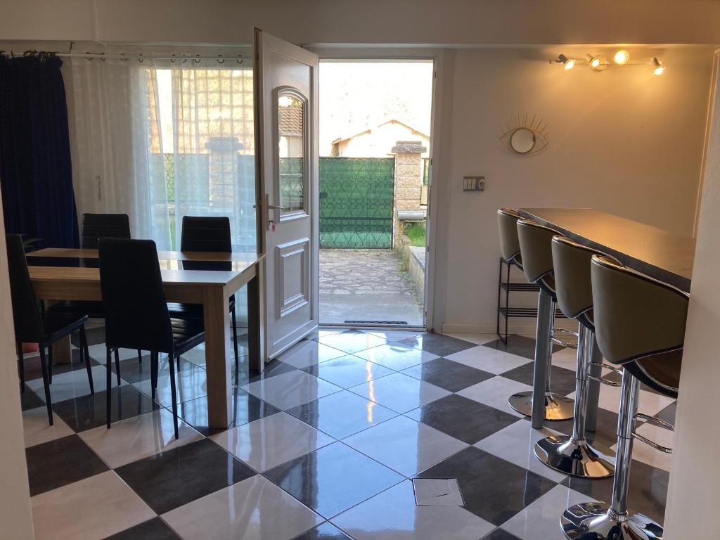 Appartement Calme et spacieux près du Loing et du centre 41 Rue Edmond Dupray, 77250 Moret-sur-Loing