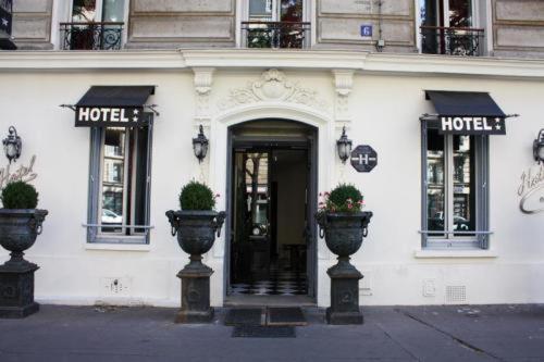 Hôtel Camelia Prestige - Place de la Nation 6, Avenue Philippe Auguste, 75011 Paris