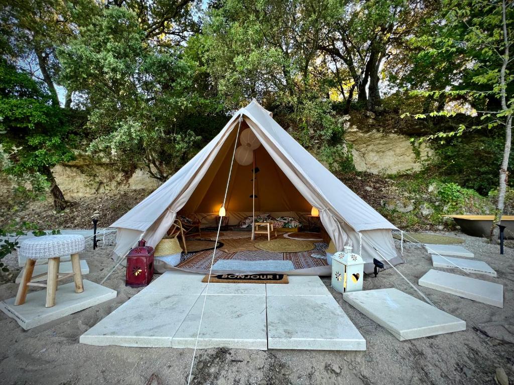 Tente de luxe Camilette 3. Tente avec vue sur le Luberon. 7 Chemin du Gayet, 84160 Lourmarin