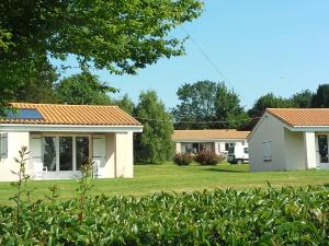 Adonis Domaine du Lambon by Olydea