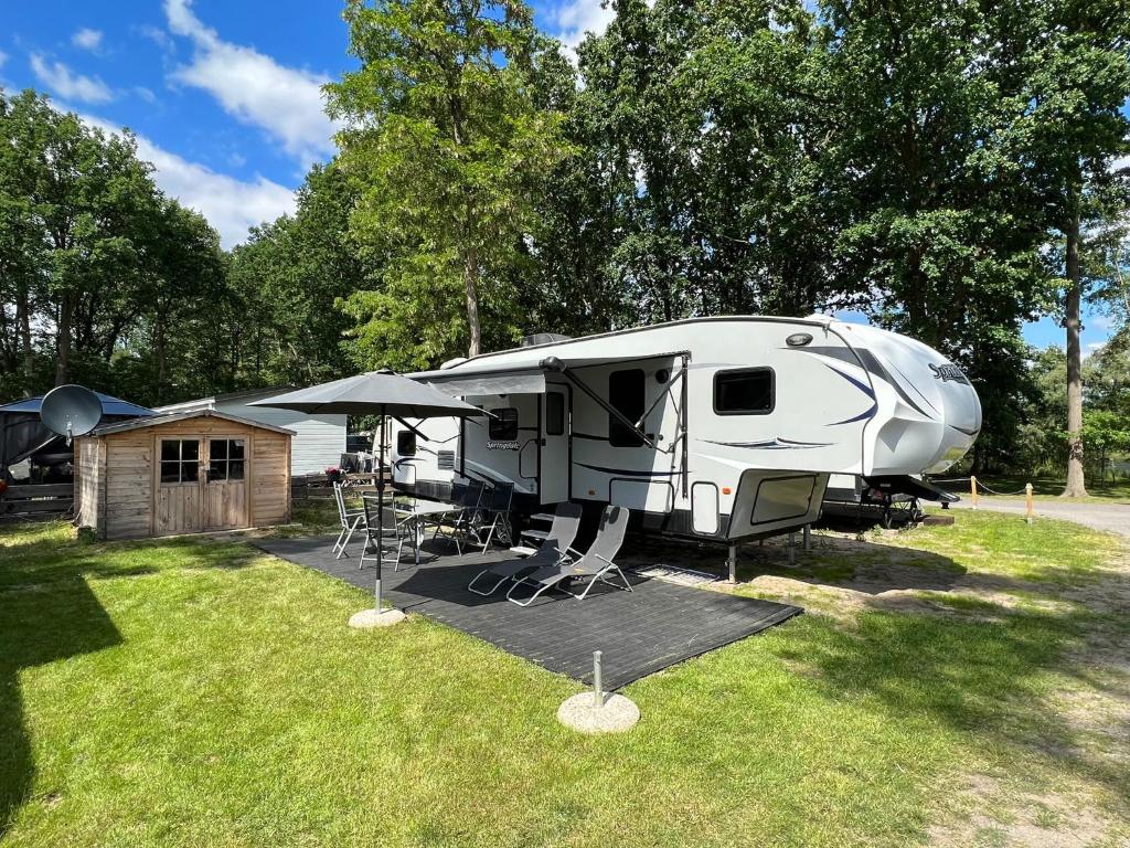 Camping American Camping im US-Wohnwagen 200 Plauer Landstraße 14772 Brandebourg-sur-la-Havel