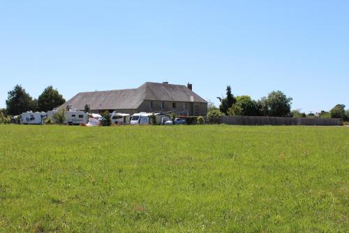 Camping at Le Clos Castel Raids france