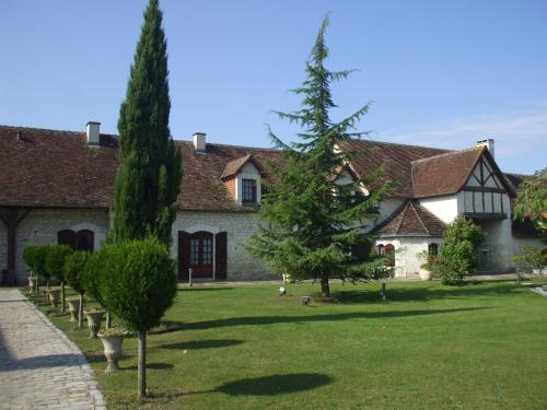 Maisons de vacances Camping Au Clos de Beaulieu Lieu dit Beaulieu Bossée