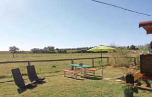 Camping Awesome caravan in Franquevaux with  30640 Franquevaux Languedoc-Roussillon