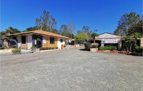 Awesome caravan in La bernerie en retz with Indoor swimming pool, Heated swimming pool and 2 Bedrooms