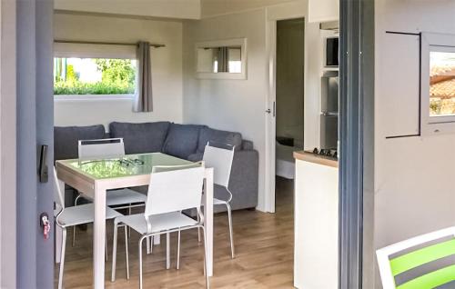 Awesome caravan in La bernerie en retz with Indoor swimming pool, Heated swimming pool and 2 Bedrooms