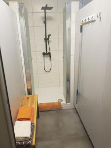 Barrel -schlafen im Fass