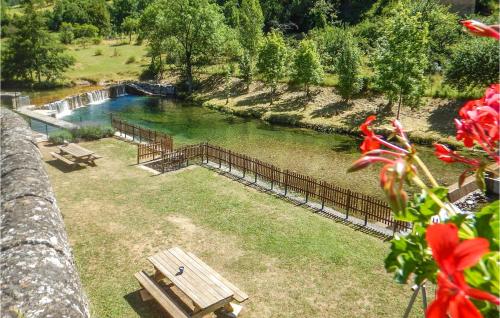 Beautiful caravan in Trves with 3 Bedrooms