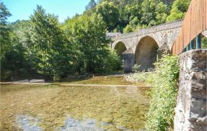 Beautiful caravan in Trves with 3 Bedrooms
