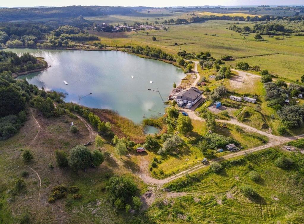 Camping Bungalow, Retro am See, Rügen Am Kapellenberg 1 18528 Zirkow