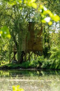 Camping cabane dans l arbre 65 Rue Wasselin 02120 Vadencourt-et-Bohéries Picardie