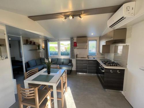 Camping 4* le lacs des Rêves vue sur baie