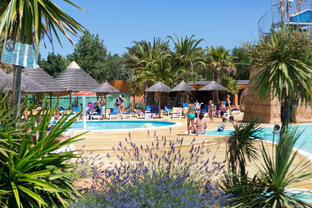 Camping Club l'Air Marin Bord du Canal du Midi Chemin des Oeillets, 34450 Vias