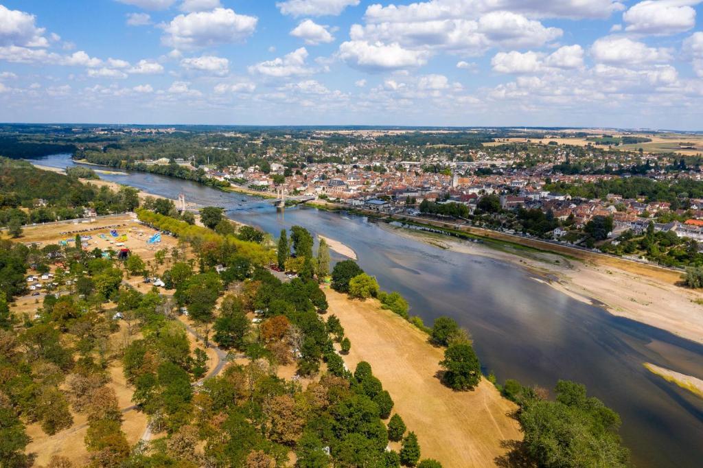 Camping Camping de l'île Île de Cosne 18300 Bannay