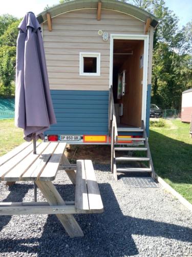 Camping de roulottes dans les volcans d'Auvergne
