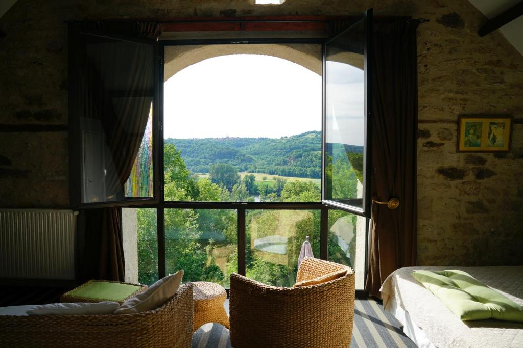 Camping de roulottes dans les volcans d'Auvergne 63210 Rochefort-Montagne