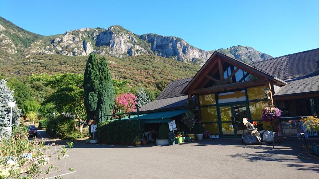 Camping Camping écovillage Soleil du Pibeste 16 Avenue du Lavedan 65400 Agos-Vidalos