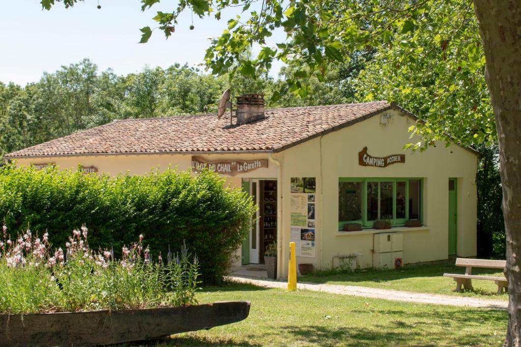 Camping Camping L'îlot du Chail 80 rue des Gravées, la Garette 79270 Sansais