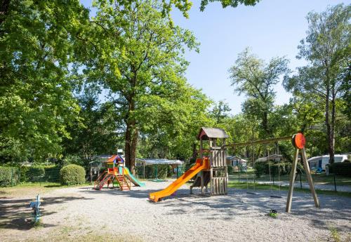 Camping La Pinède