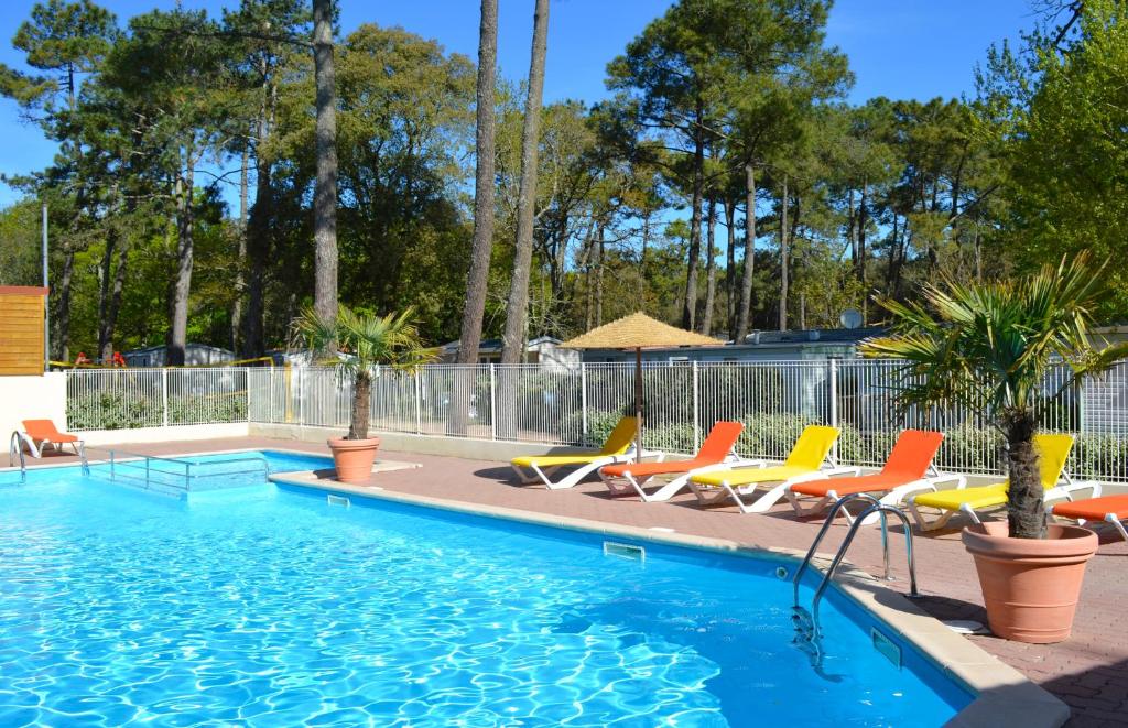 Camping Camping Le Clos Des Pins Les Conches 85560 Longeville-sur-Mer