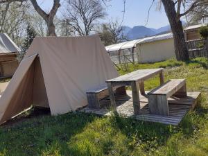 Camping Camping Le Lac Bleu La Touche 26410 Châtillon-en-Diois Rhône-Alpes