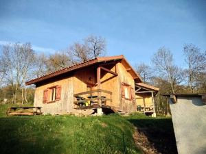 Camping Camping le Montbartoux Chemin de Montbartoux 63120 Vollore-Ville Auvergne