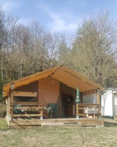 Camping Camping Le Pesquier Route Napoléon 04120 Castellane Provence-Alpes-Côte d\'Azur