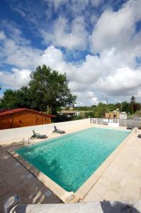 Camping Camping les 2 salamandres 4 Bas Prézelle 17120 Arces-sur-Gironde -1