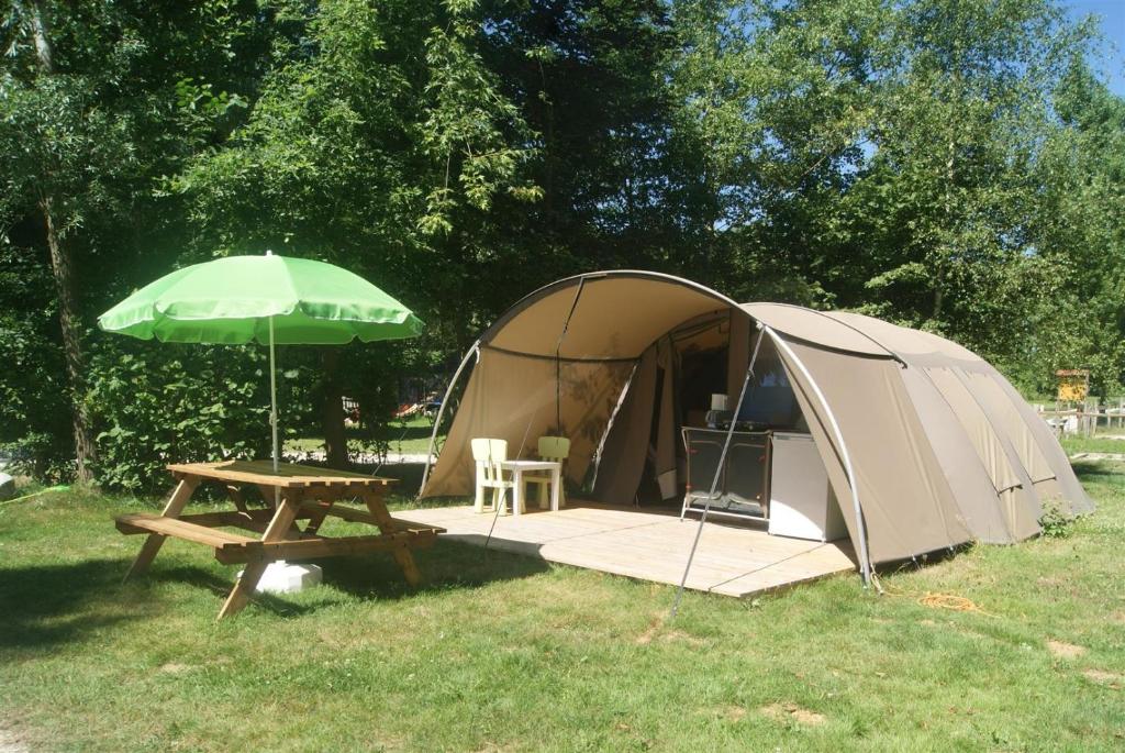 Camping Camping Les Arbois 514, Route des Arbois 71310 Montjay