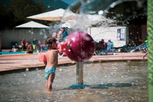 Camping Les Chênes Rouges