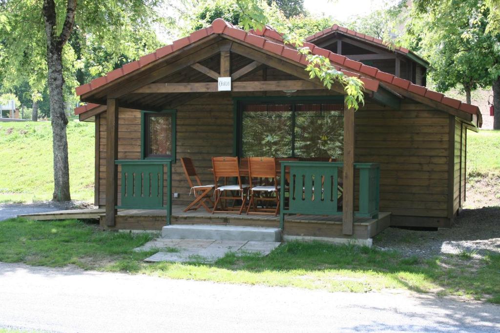 Camping Camping Les Etoiles Allée du stade 19230 Saint-Sornin-Lavolps