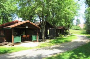 Camping Camping Les Etoiles Allée du stade 19230 Saint-Sornin-Lavolps Limousin