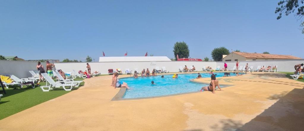 Camping les peupliers 1210 Avenue de l'Aéroport, 83400 Hyères