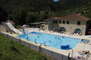 Camping Camping Les Prades D187 12720 Mostuéjouls Midi-Pyrénées