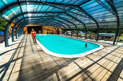 Camping Les Vernieres La Bourboule Sancy