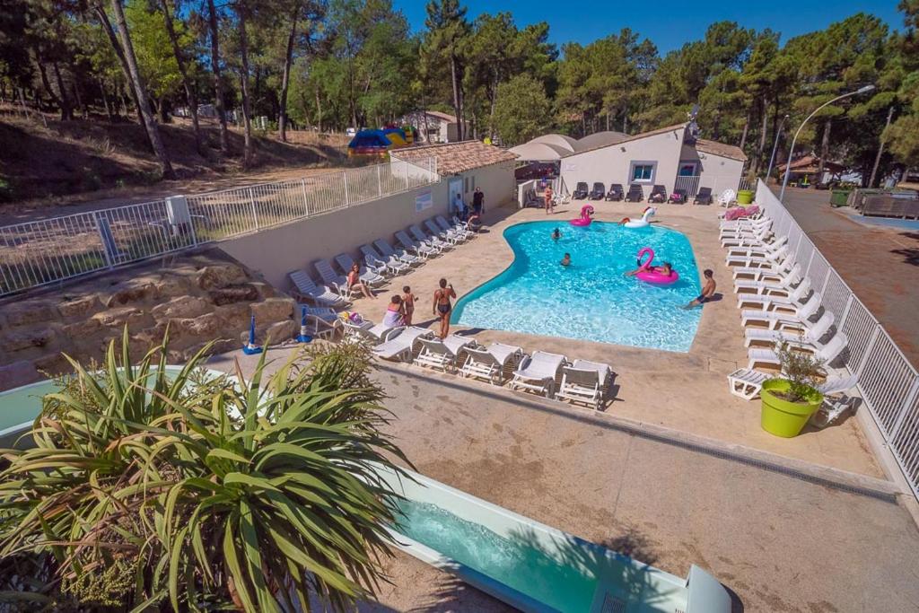 Camping Camping maeva Escapades La Pinède en Provence Chemin de la Maresque 84430 Mondragon