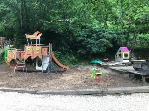 Camping Camping Moulin De Chaules Chaules 15600 Saint-Constant Auvergne