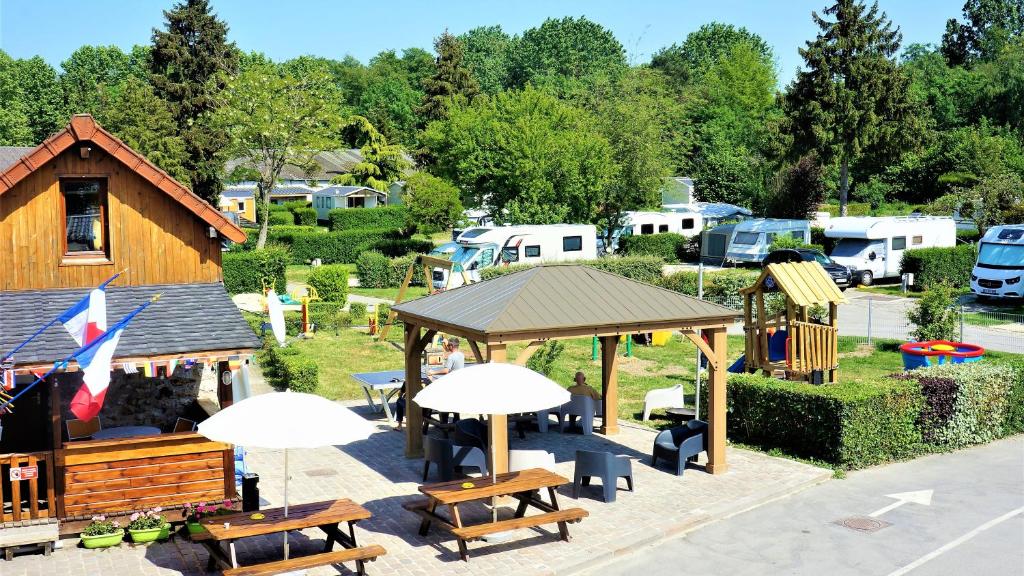 Camping Camping Paris Beau Village 1 Voie Des Prés 91700 Villiers-sur-Orge