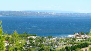 Camping Camping Tikayan Félix de la Bastide Allée de la Plage d'Arthur 13920 Saint-Mitre-les-Remparts Provence-Alpes-Côte d\'Azur
