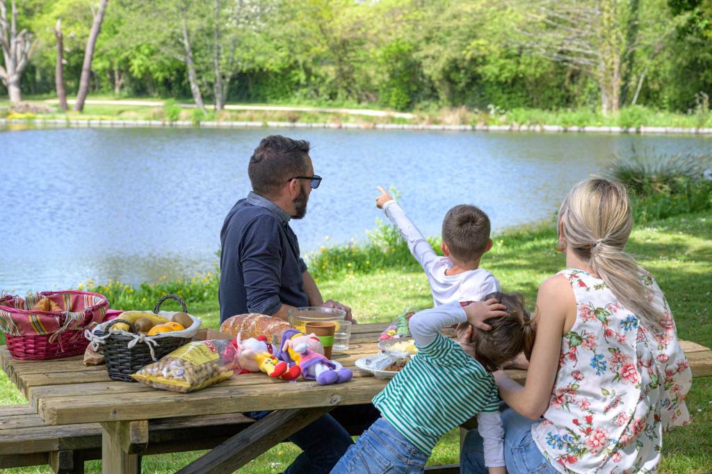 Camping Camping Capfun La Bretèche la Bretèche, Base de loisirs, 85590 Les Épesses